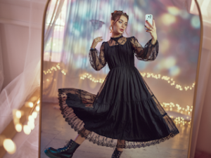 7 Soft Goth Date Night Outfits That Always Look Stunning